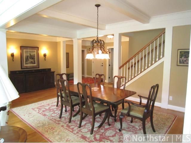 1165 Lexington Ridge Ct, Eagan, MN 55123