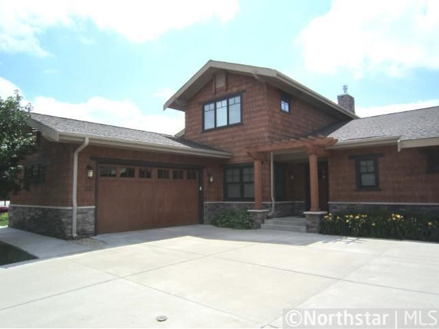 1165 Lexington Ridge Ct, Eagan, MN 55123