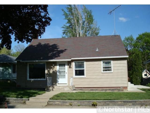 433 S Olive St, Waconia, MN 55387