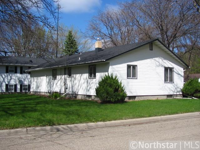 807 S Park St, Fairfax, MN 55332