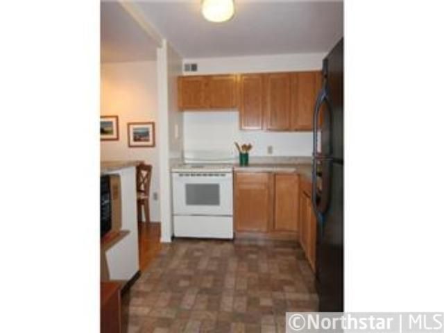 400 Groveland Ave #112, Minneapolis, MN 55403