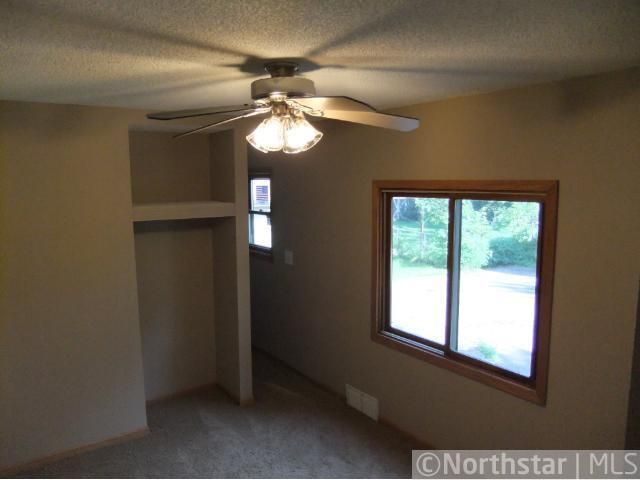 910 89th Ave NW, Coon Rapids, MN 55433