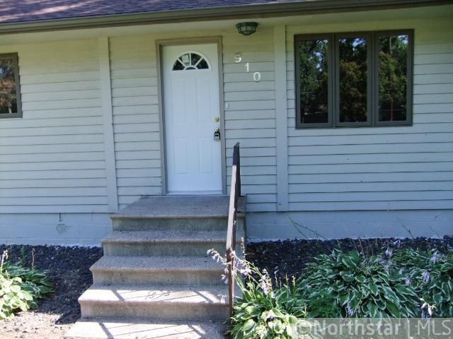 910 89th Ave NW, Coon Rapids, MN 55433