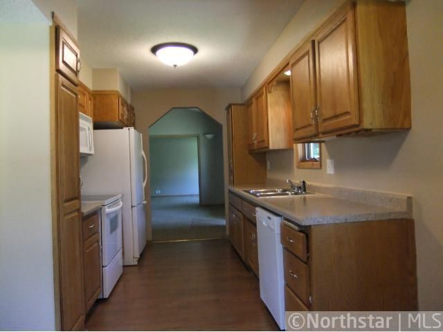 910 89th Ave NW, Coon Rapids, MN 55433