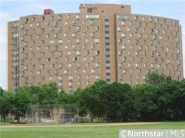 1181 Edgcumbe Rd #702, Saint Paul, MN 55105