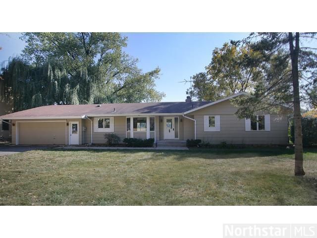 4653 Carlow Rd, Mound, MN 55364