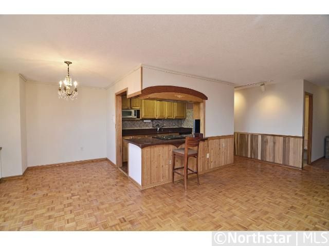 400 Groveland Ave #807, Minneapolis, MN 55403
