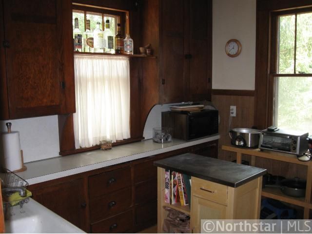 615 3rd St W, Northfield, MN 55057