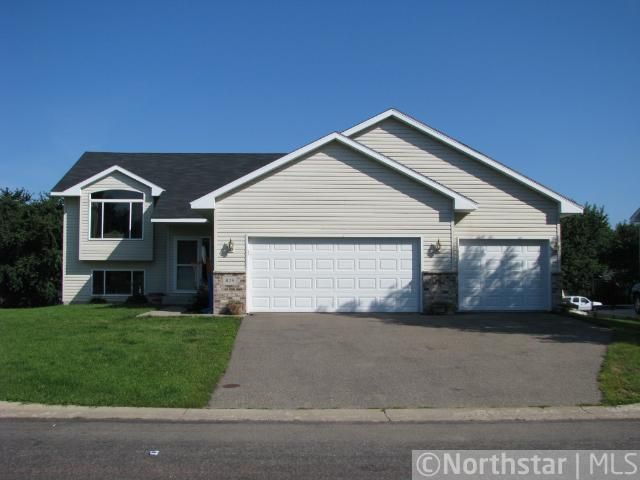 828 Heritage Dr SW, Lonsdale, MN 55046