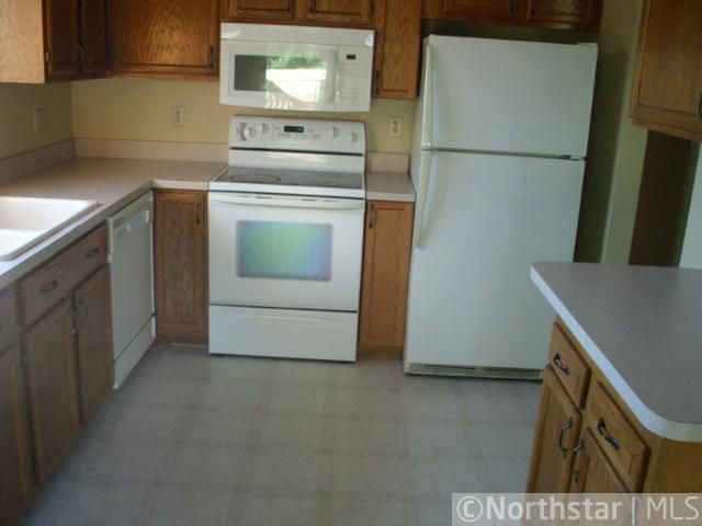 916 124th Ln NW, Coon Rapids, MN 55448
