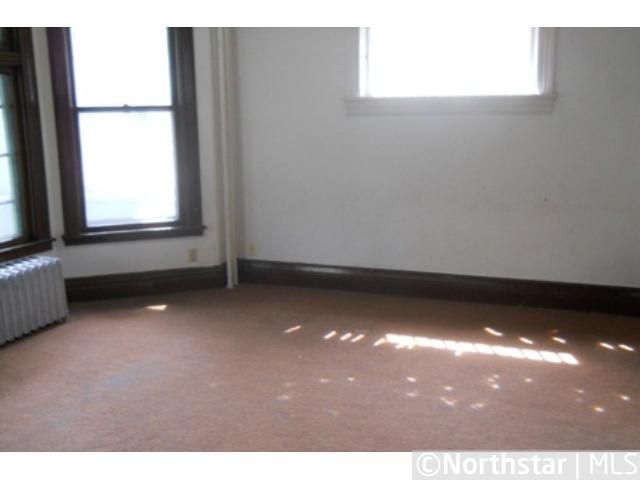 787 4th St E, Saint Paul, MN 55106