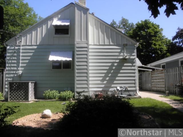 5206 4th St NE, Columbia Heights, MN 55421
