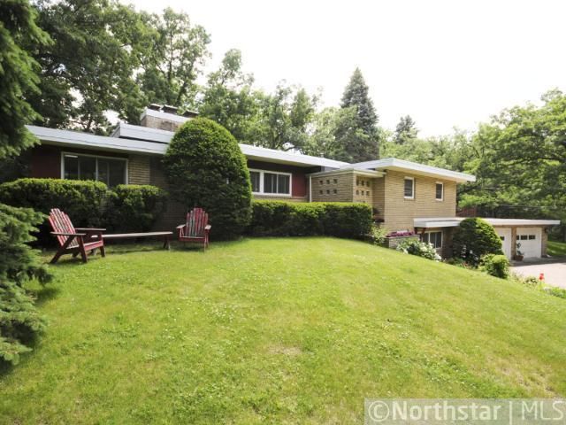221 Paisley Ln, Golden Valley, MN 55422