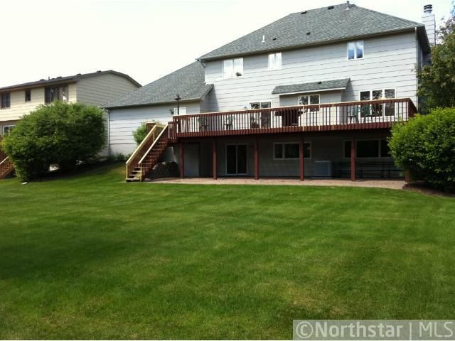 294 Oakhill Dr, Shoreview, MN 55126