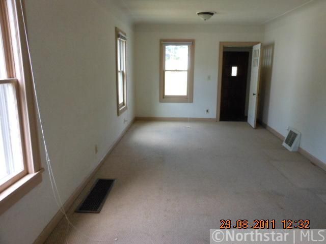 1216 3rd St E, Saint Paul, MN 55106