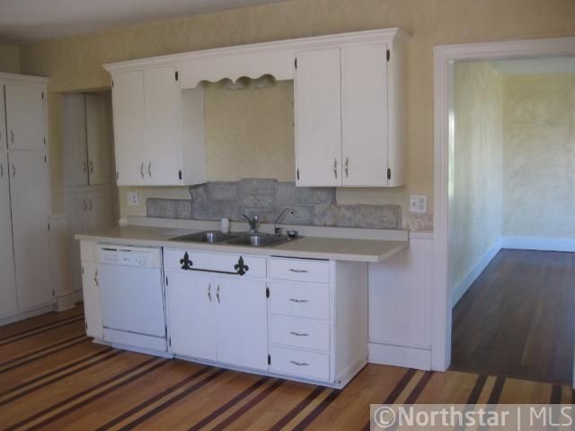301 E Lake St, Waconia, MN 55387
