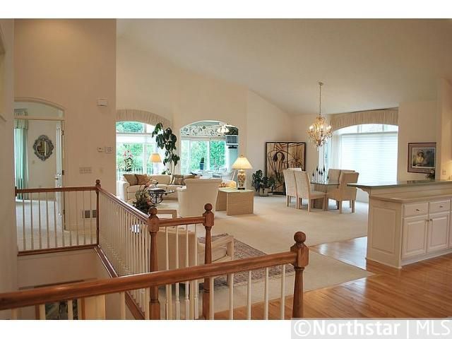 172 Stonebridge Rd, West Saint Paul, MN 55118