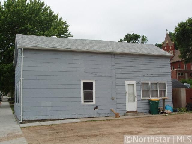 216 4th St E, Carver, MN 55315