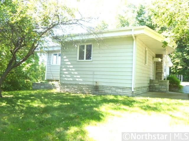 1066 Cardinal St, Chaska, MN 55318