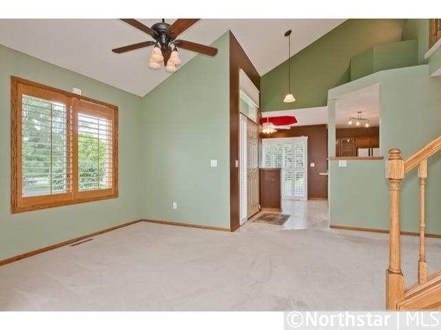 1011 Travelers Trl E, Burnsville, MN 55337
