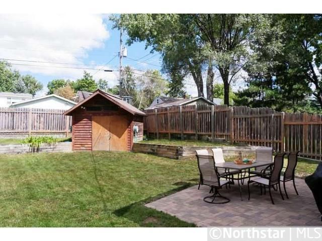 1201 Junction Ave E, Maplewood, MN 55109