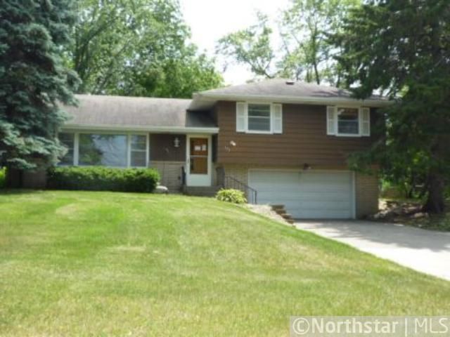 372 Rehnberg Pl, West Saint Paul, MN 55118