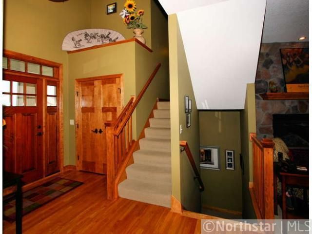 1529 Sparrow Rd, Waconia, MN 55387