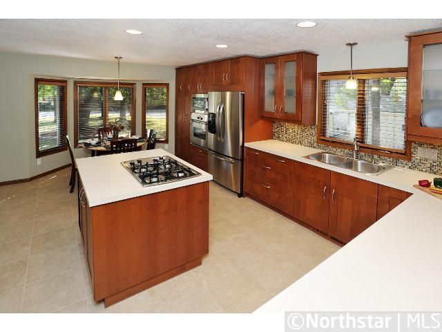 4335 Rice St, Shoreview, MN 55126