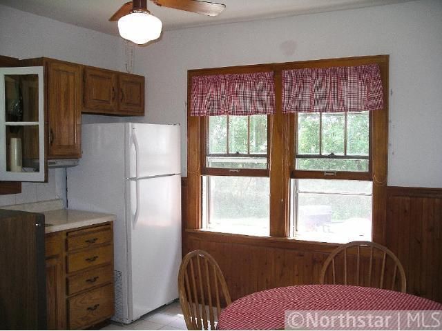 990 Woodhill Dr, Roseville, MN 55113