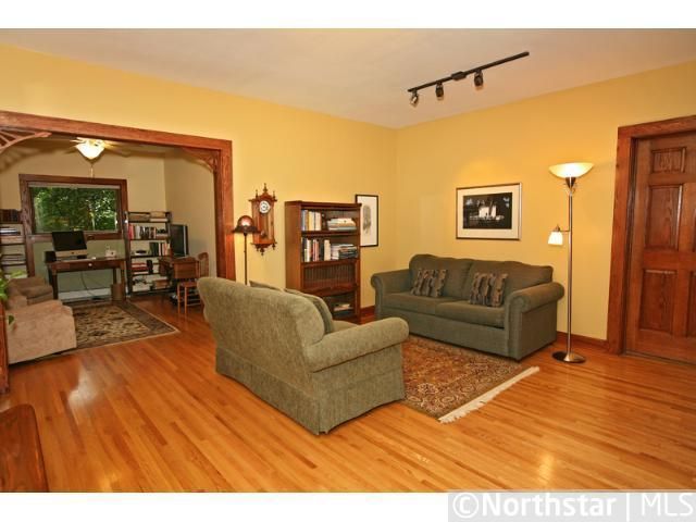 97 Langford Pk #1, Saint Paul, MN 55108