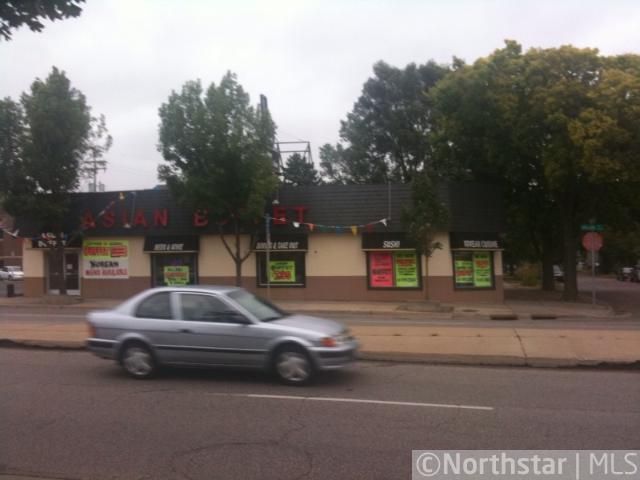 694 N Snelling Ave N, Saint Paul, MN 55104