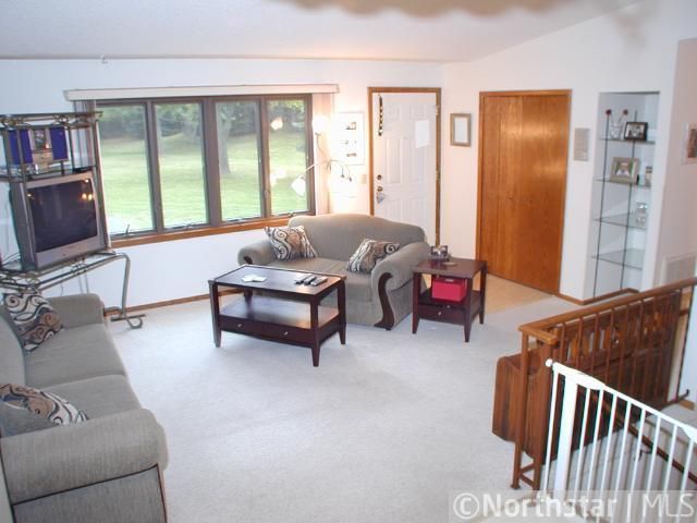8725 Goldenrod Ln N, Maple Grove, MN 55369
