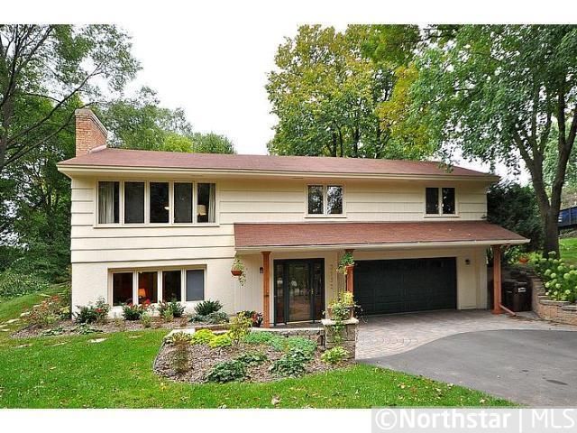 3132 Vicki Ln, Minnetonka, MN 55305
