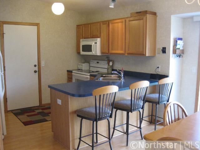 741 Heritage Ln, Belle Plaine, MN 56011