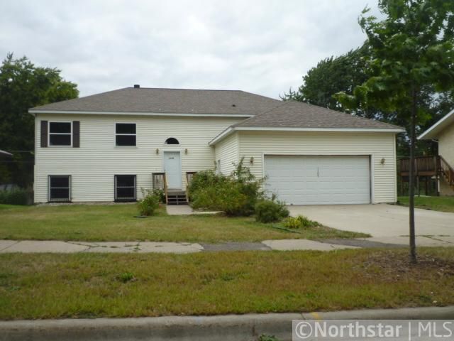 1105 Arundel St, Saint Paul, MN 55117