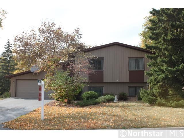 8120 Ruth Cir NE, Fridley, MN 55432
