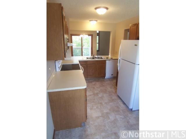 10132 Lee Dr, Eden Prairie, MN 55347