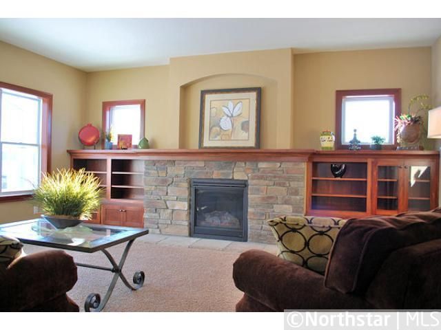 1485 Mills Dr, Chanhassen, MN 55317