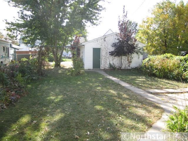 890 Tuscarora Ave, Saint Paul, MN 55102