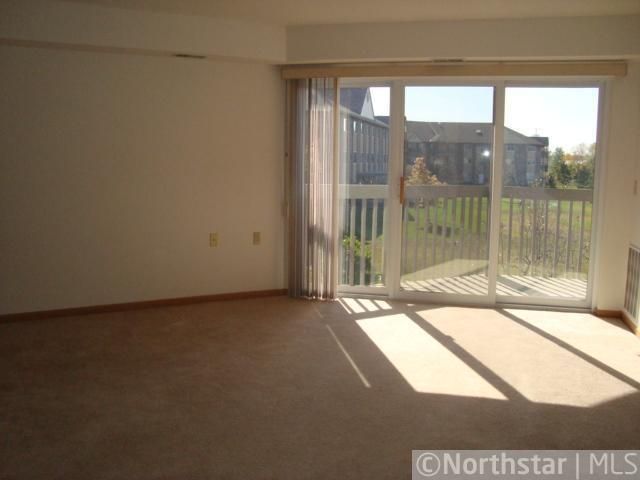 3100 85th Ave N #215, Brooklyn Park, MN 55443