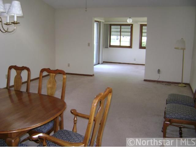 3656 Gershwin Ln, Oakdale, MN 55128