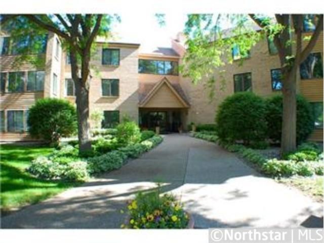 6100 Auto Club Rd #318, Bloomington, MN 55438