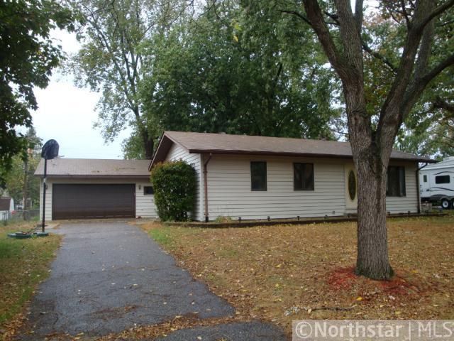 259 Galaxy Dr, Circle Pines, MN 55014