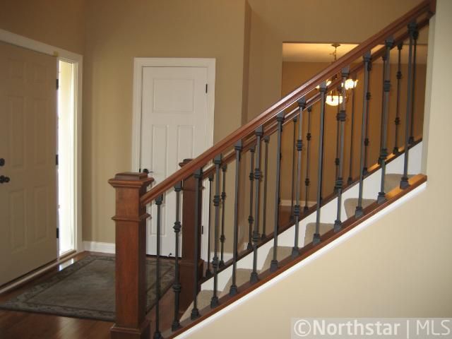 270 Liberty Heights Dr, Chaska, MN 55318