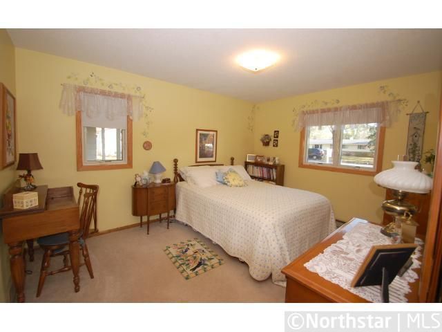 947 York Ave NW, Elk River, MN 55330