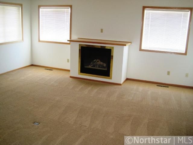 705 Kingfisher Ln #I, Woodbury, MN 55125