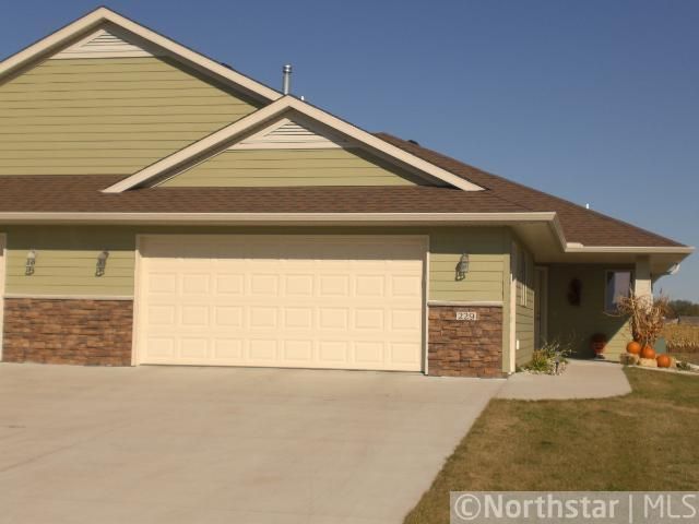 229 Ottawa Ave SE, Hutchinson, MN 55350
