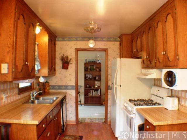 3912 Janet Ln, Brooklyn Center, MN 55429