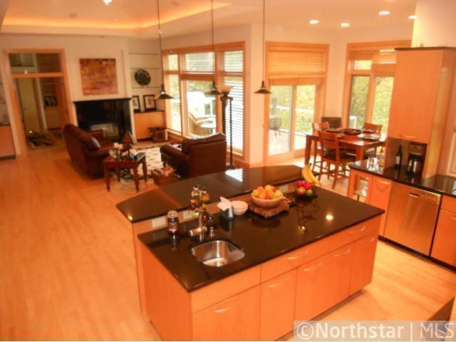 109 Whitegate Ln, Wayzata, MN 55391