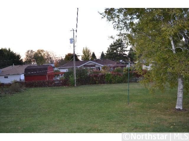 1438 Circle Dr, Burnsville, MN 55337